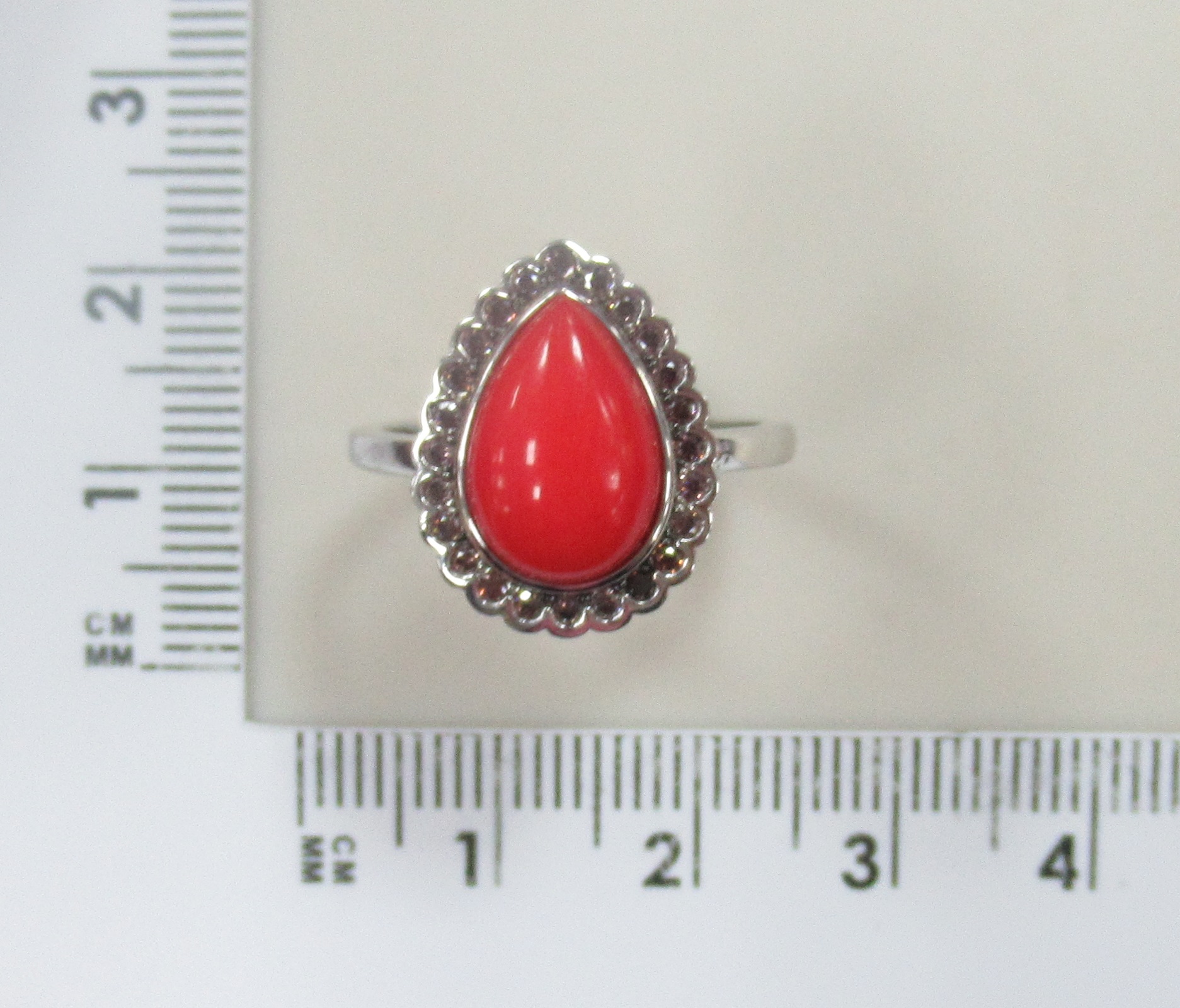 Серебряное кольцо с кораллом